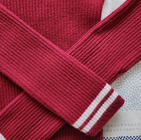 Hollister off the shoulder sweater - Picture 3 of 5